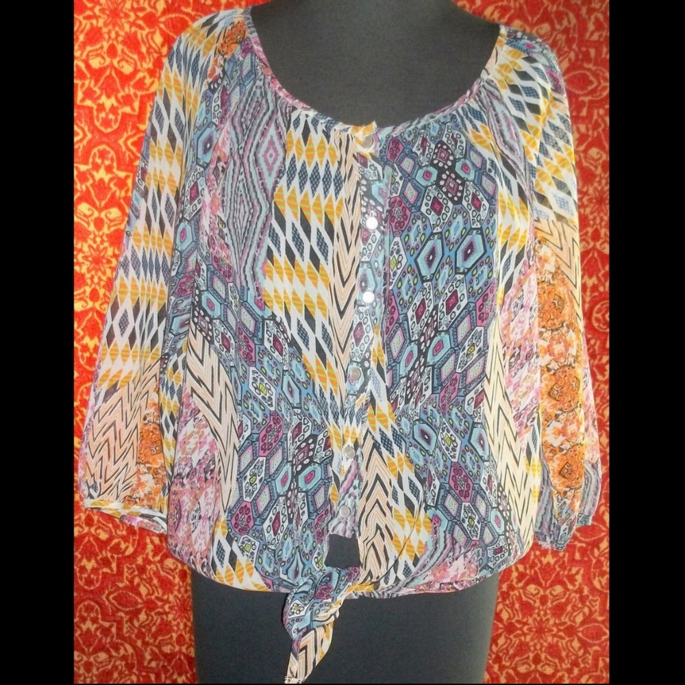 AVA & GRACE sheer 3/4 sleeve tie front blouse S 🗓️